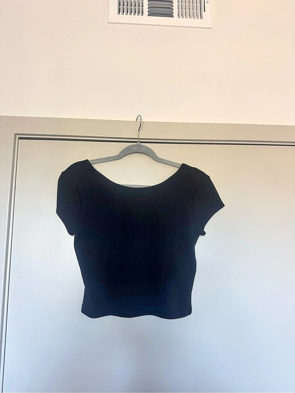 Base by Hello Molly Black Crop Top Size XL